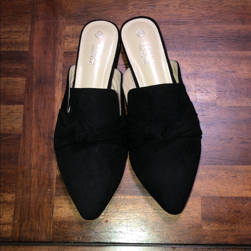 Elegant Black Suede Mules